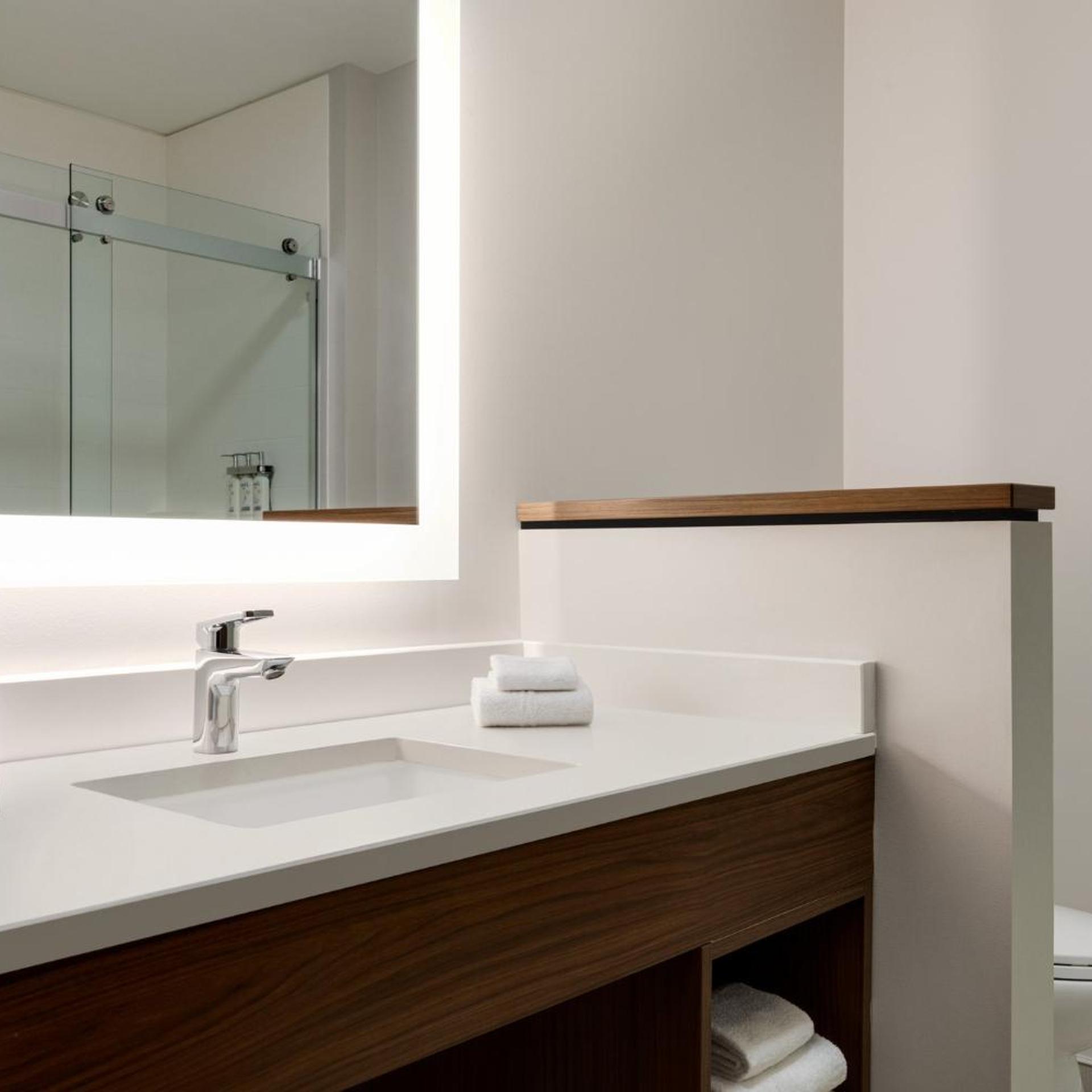holiday inn express and suites dalton walnut ave