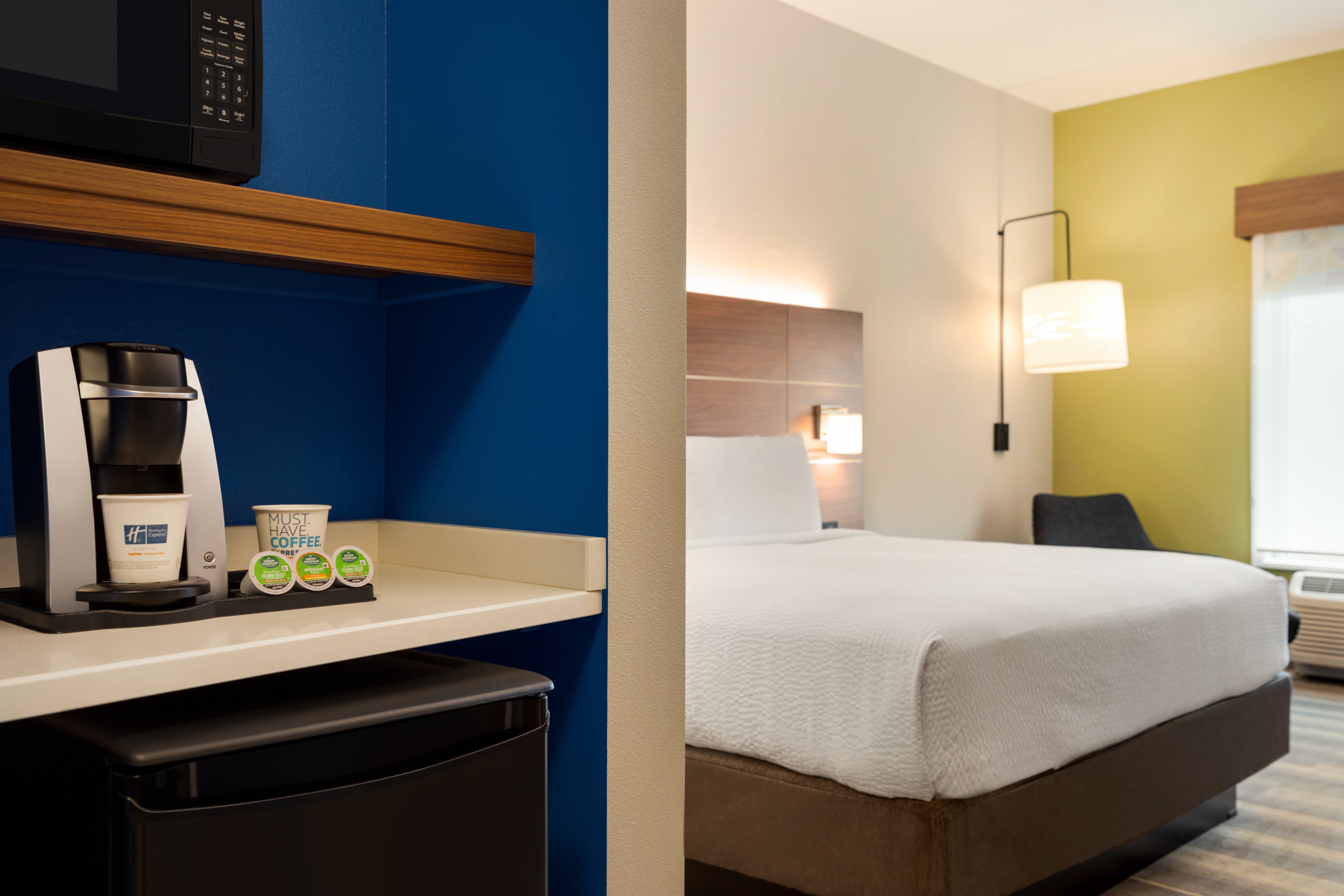 holiday inn express and suites dalton walnut ave