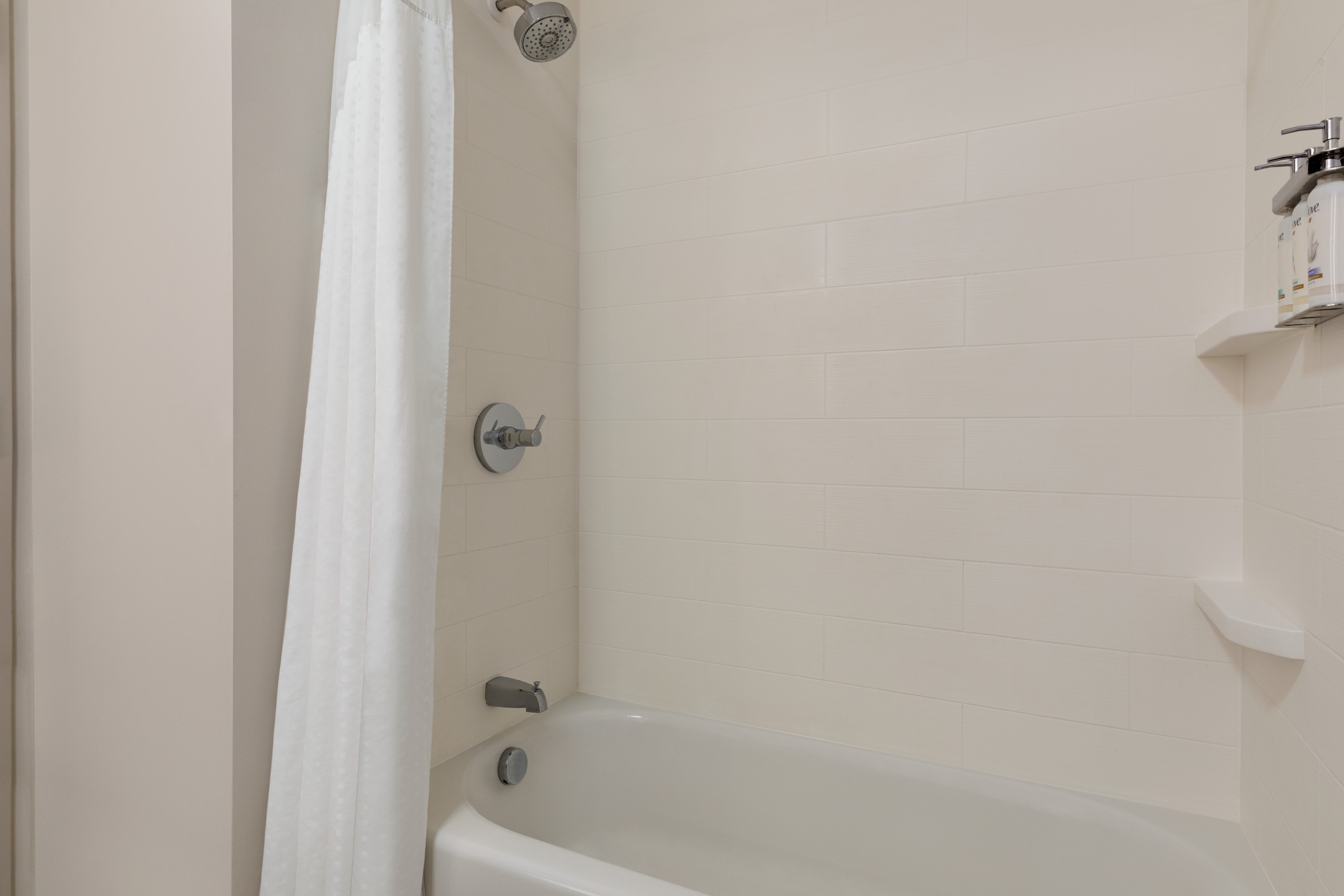 holiday inn express and suites dalton walnut ave