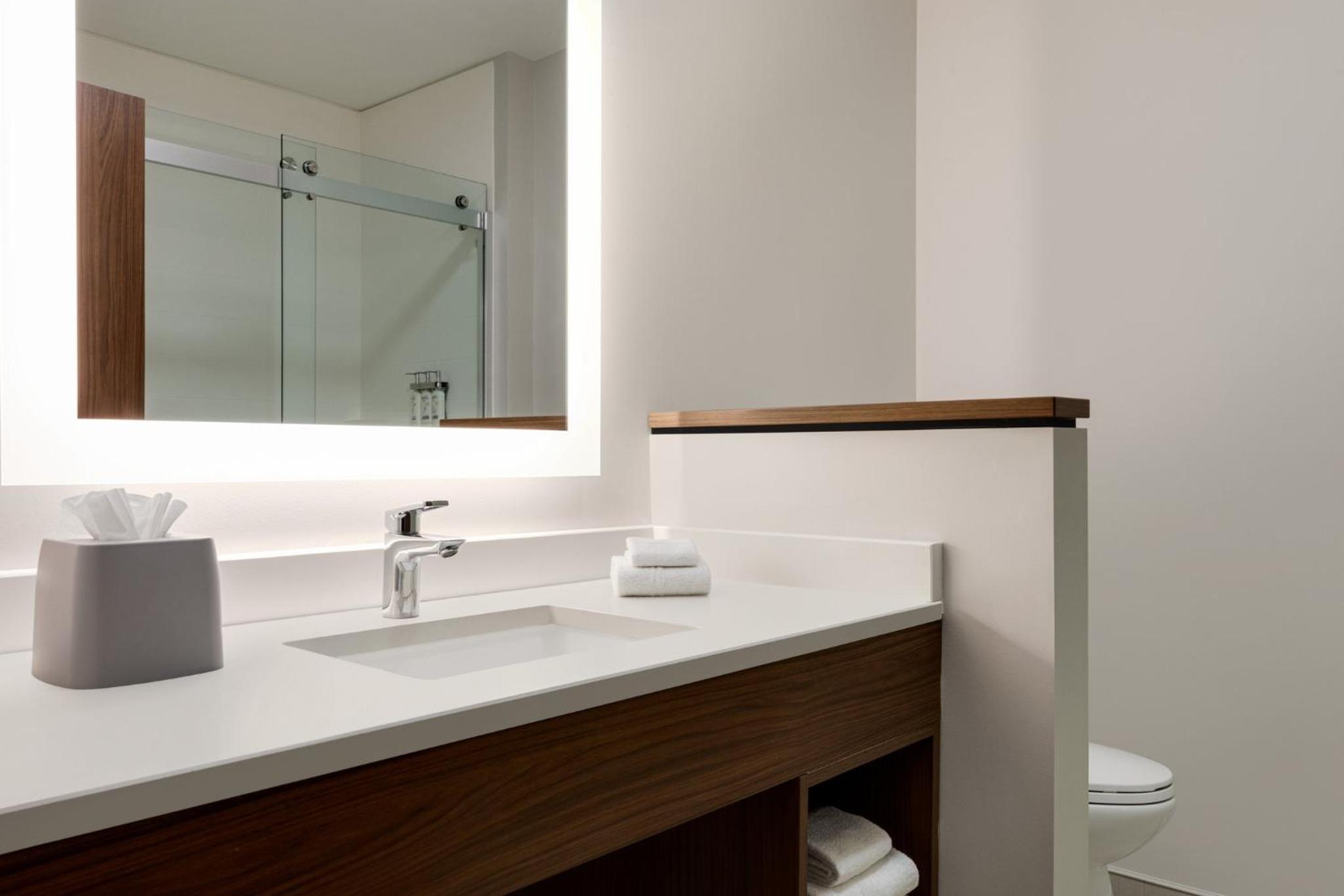 holiday inn express and suites dalton walnut ave