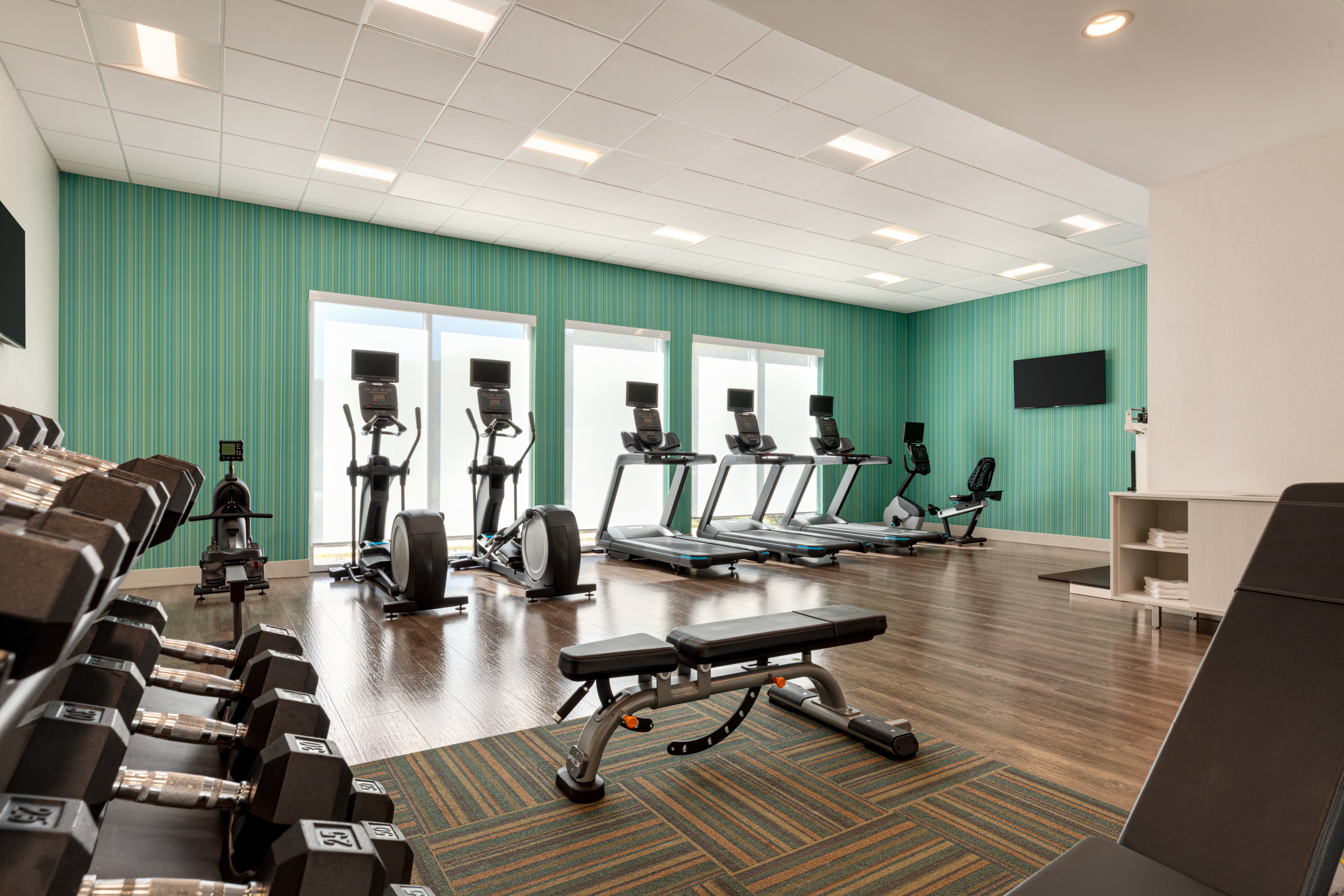holiday inn express and suites dalton walnut ave