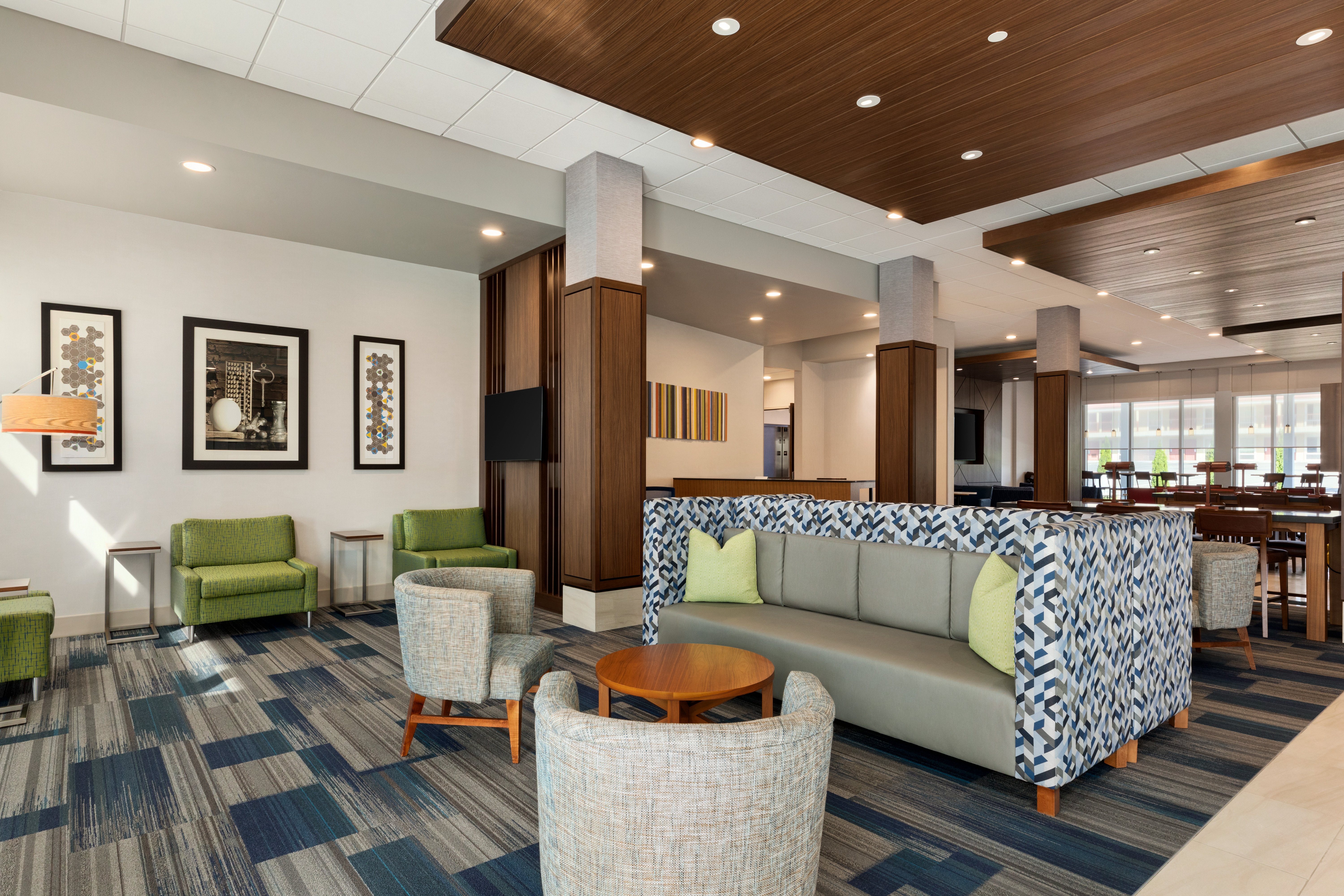 holiday inn express and suites dalton walnut ave