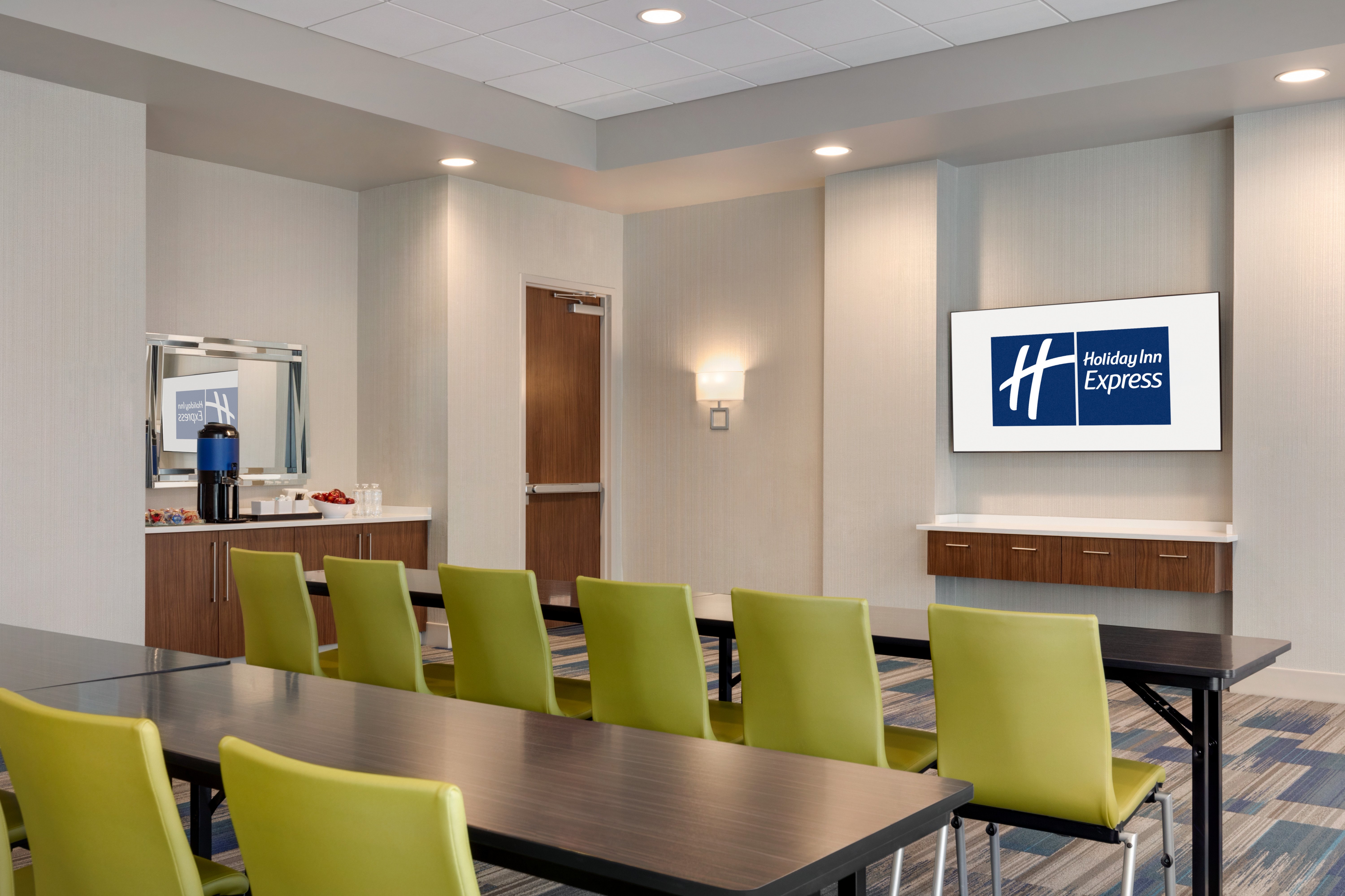 holiday inn express and suites dalton walnut ave
