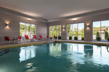 Holiday Inn Express And Suites Dalton - Walnut Ave,Whitfield County>>Dalton,2.5 star
