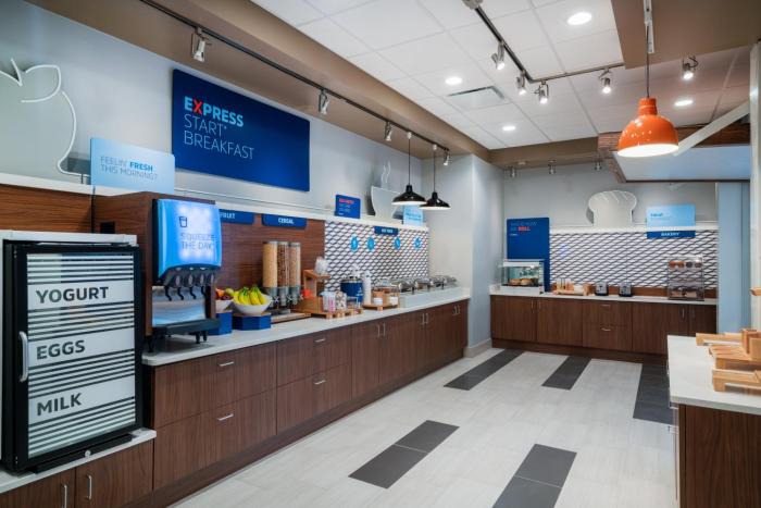holiday inn express and suites st peters an ihg hotel