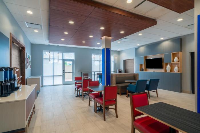 holiday inn express and suites st peters an ihg hotel