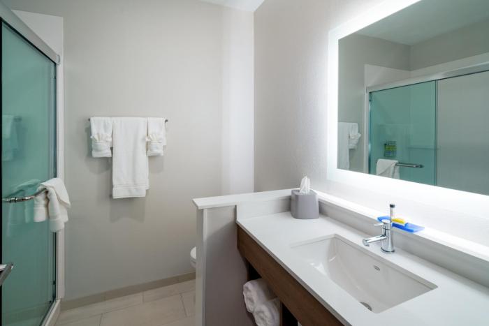 holiday inn express and suites st peters an ihg hotel