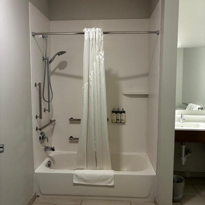 holiday inn express and suites st peters an ihg hotel