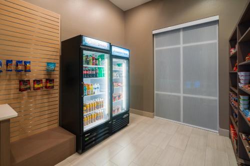 holiday inn express and suites st peters an ihg hotel
