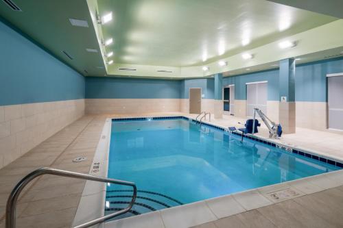 holiday inn express and suites st peters an ihg hotel