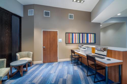 holiday inn express and suites st peters an ihg hotel