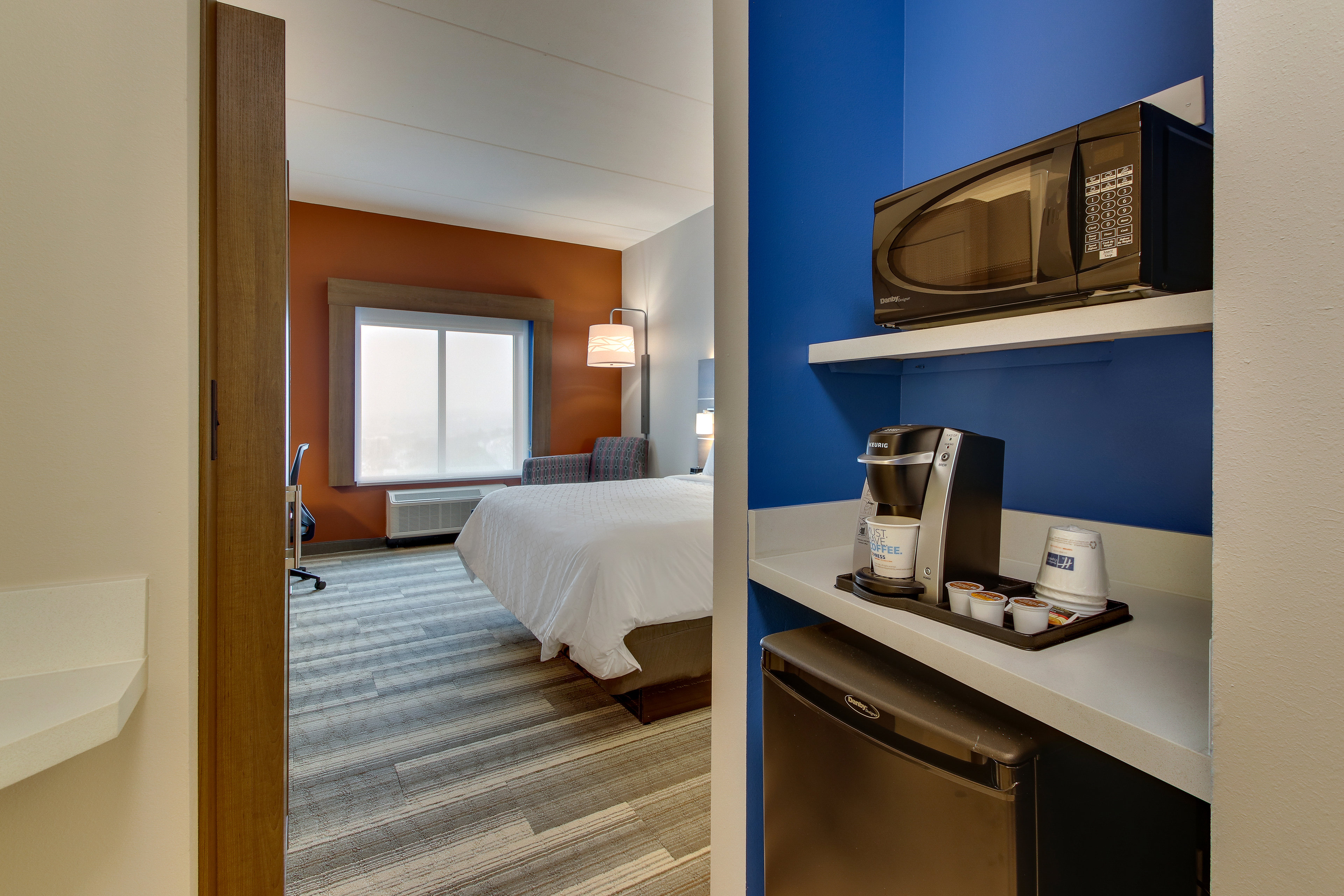 hol inn exp nashville metrocenter downtown