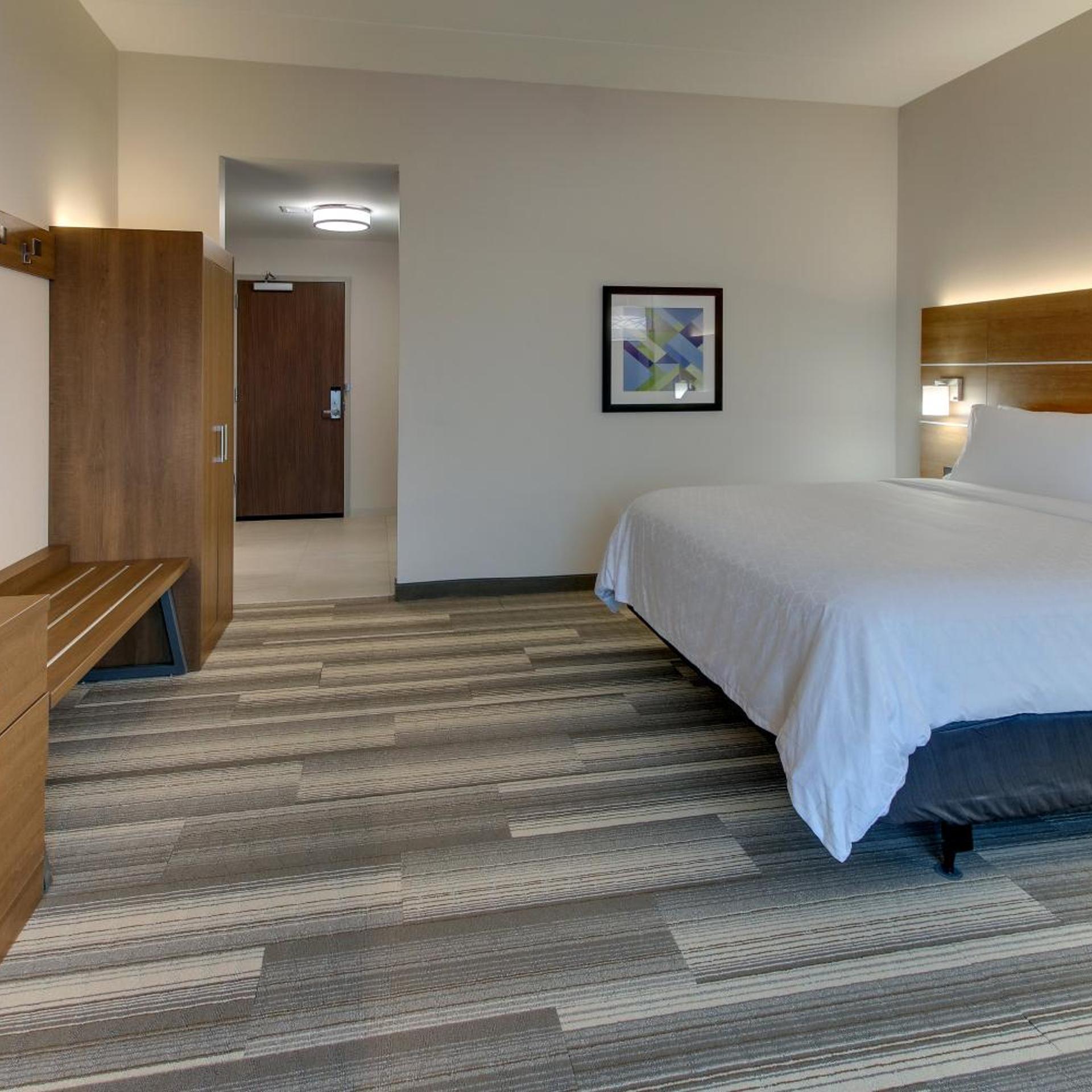 hol inn exp nashville metrocenter downtown