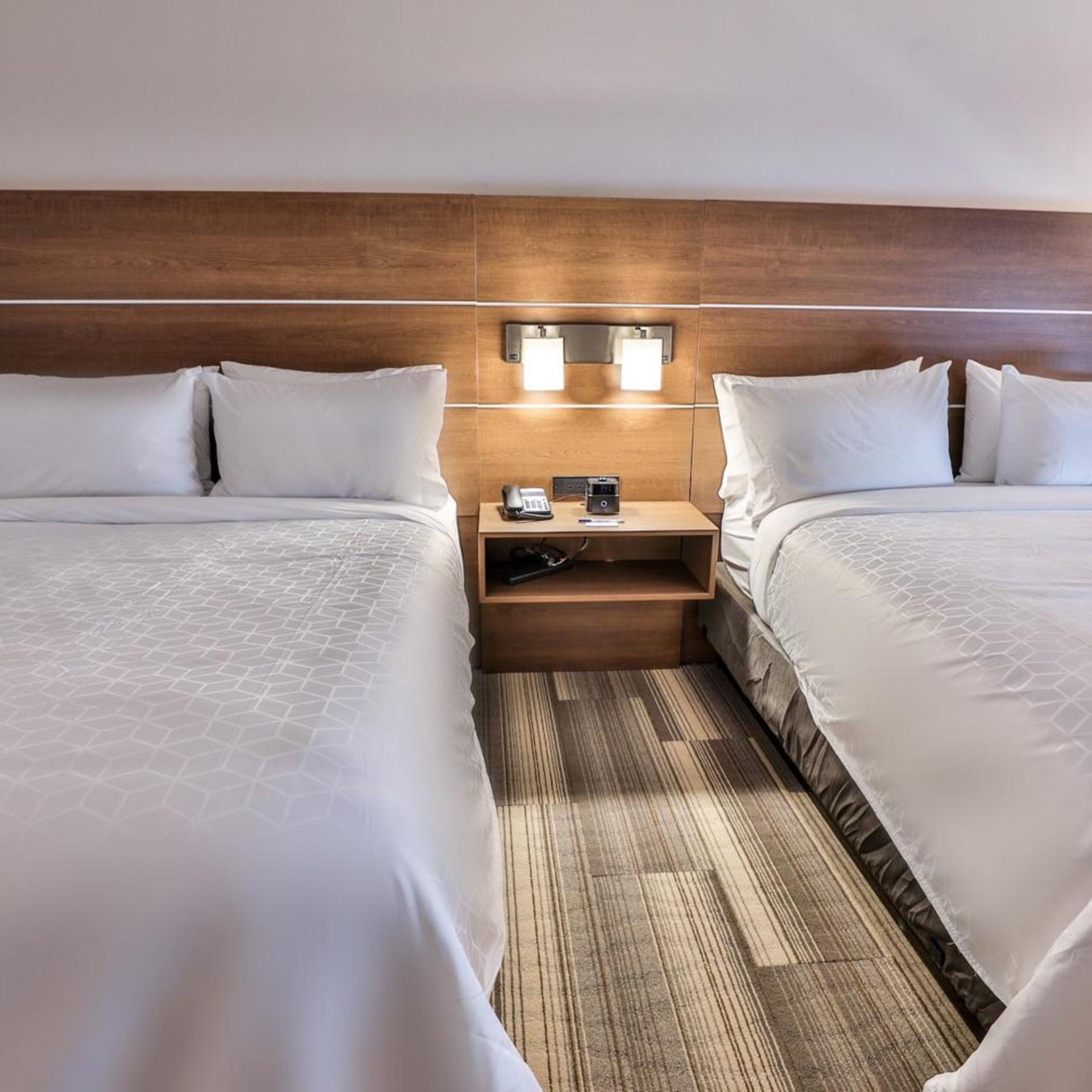 hol inn exp nashville metrocenter downtown