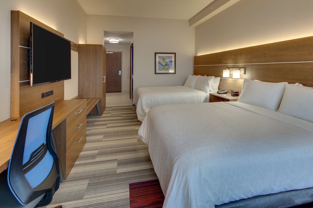 hol inn exp nashville metrocenter downtown