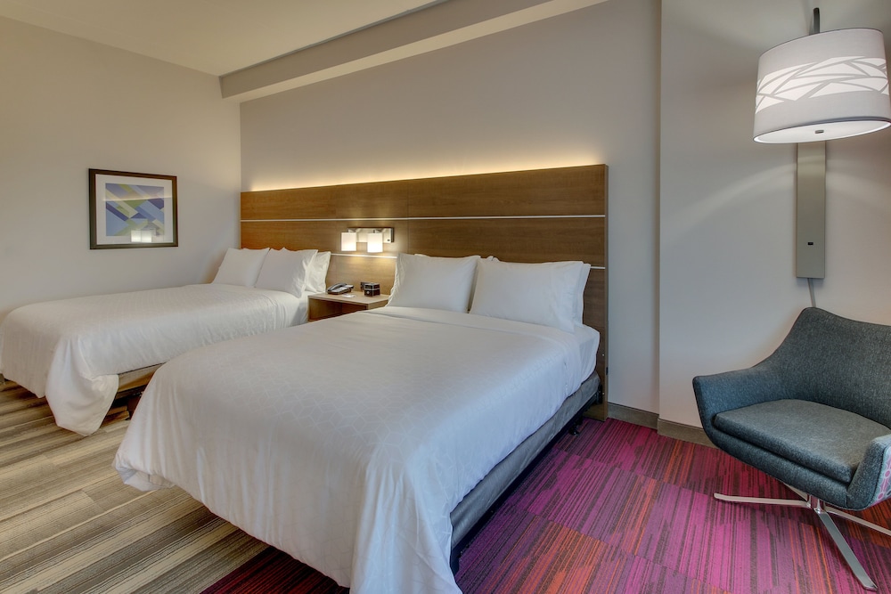 hol inn exp nashville metrocenter downtown
