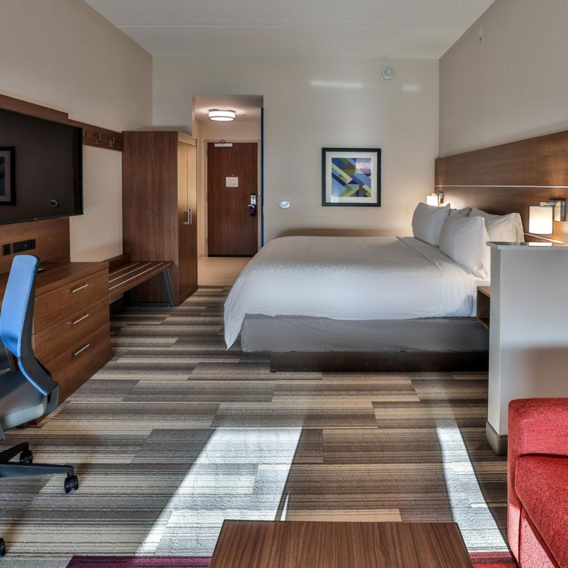 hol inn exp nashville metrocenter downtown