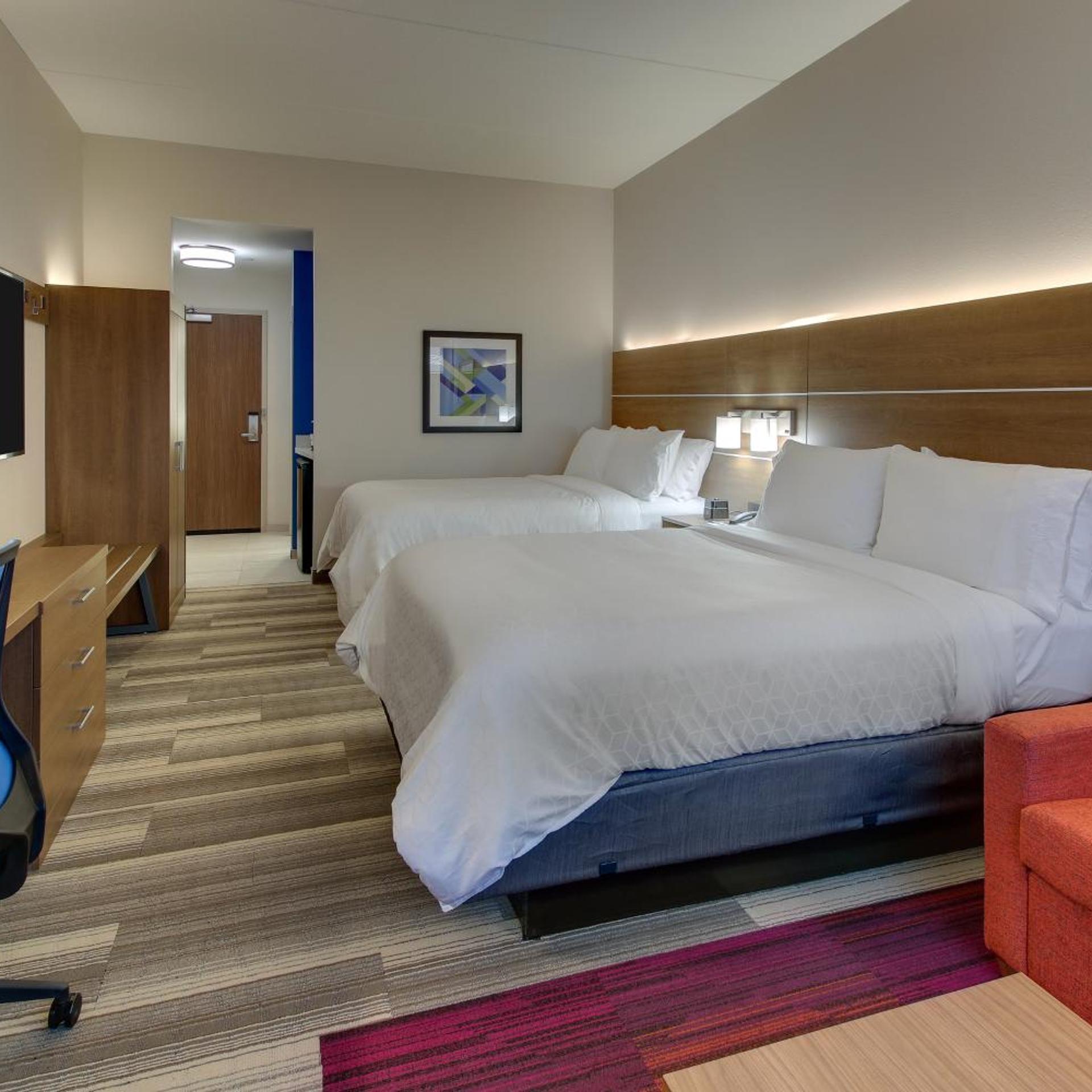 hol inn exp nashville metrocenter downtown