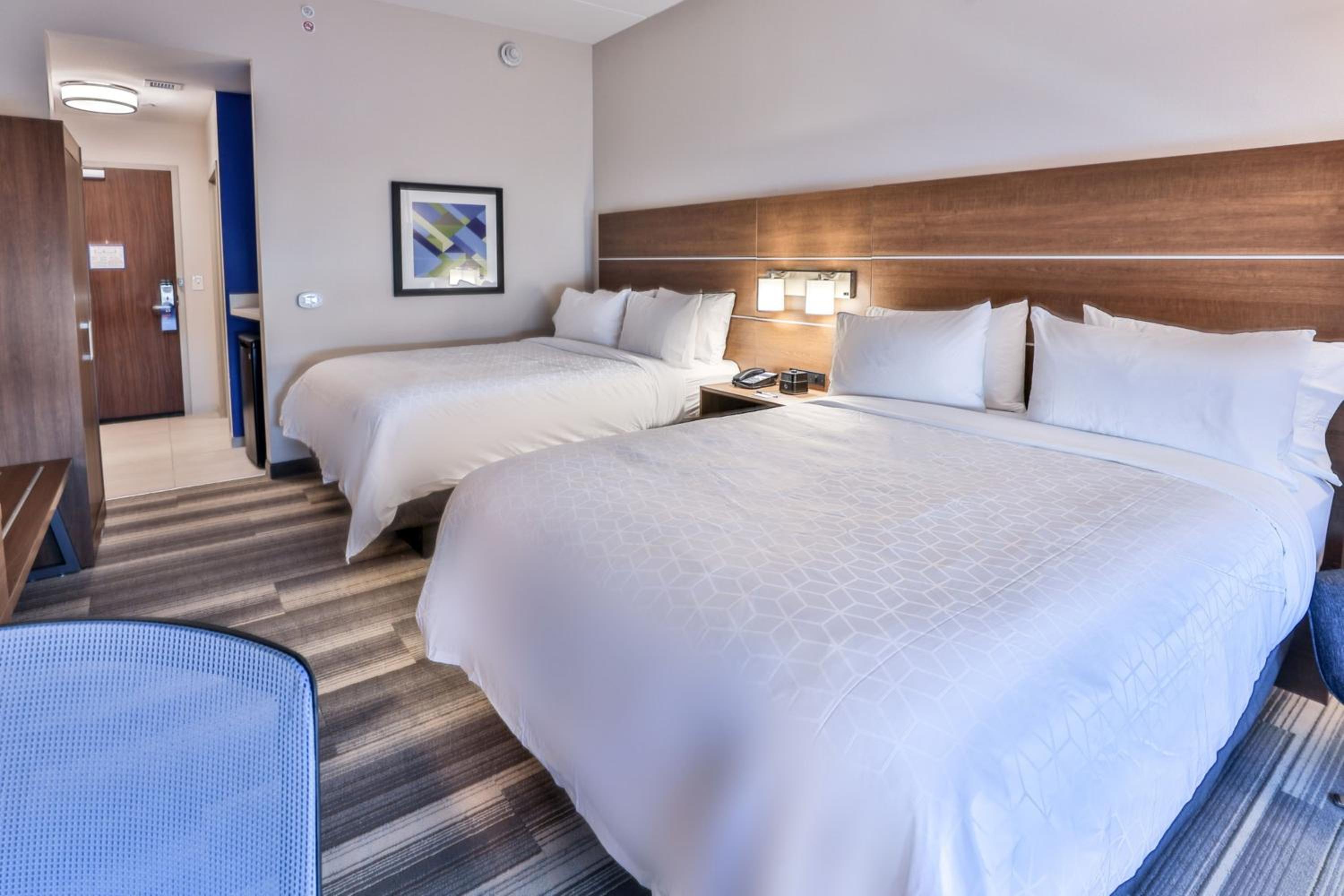 hol inn exp nashville metrocenter downtown