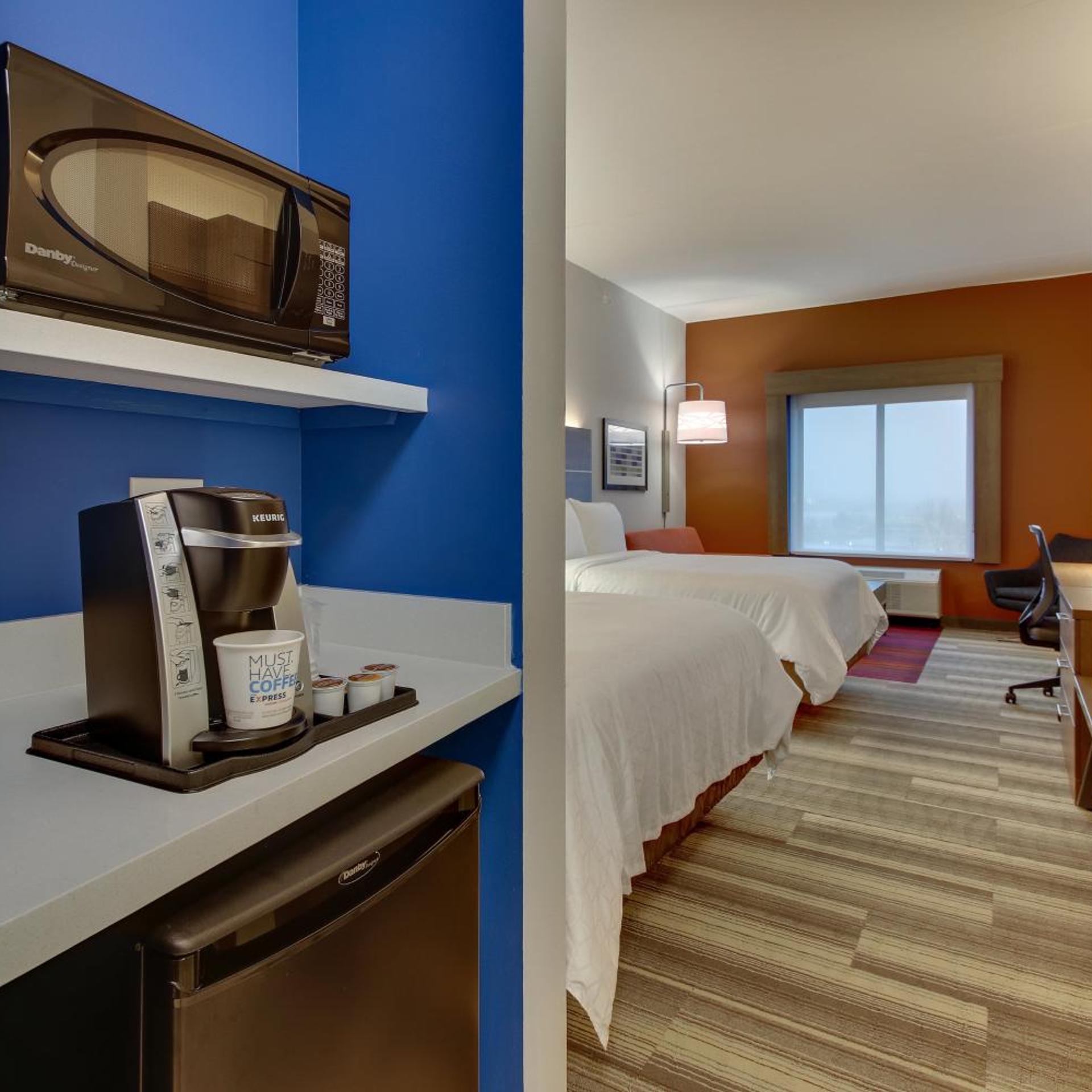 hol inn exp nashville metrocenter downtown