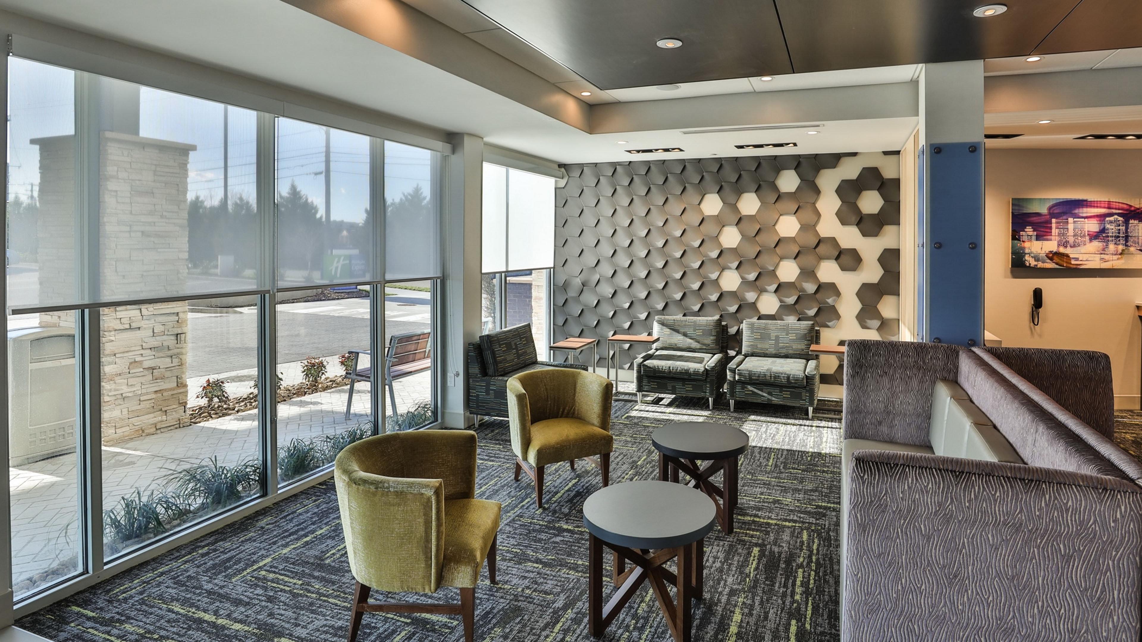 hol inn exp nashville metrocenter downtown