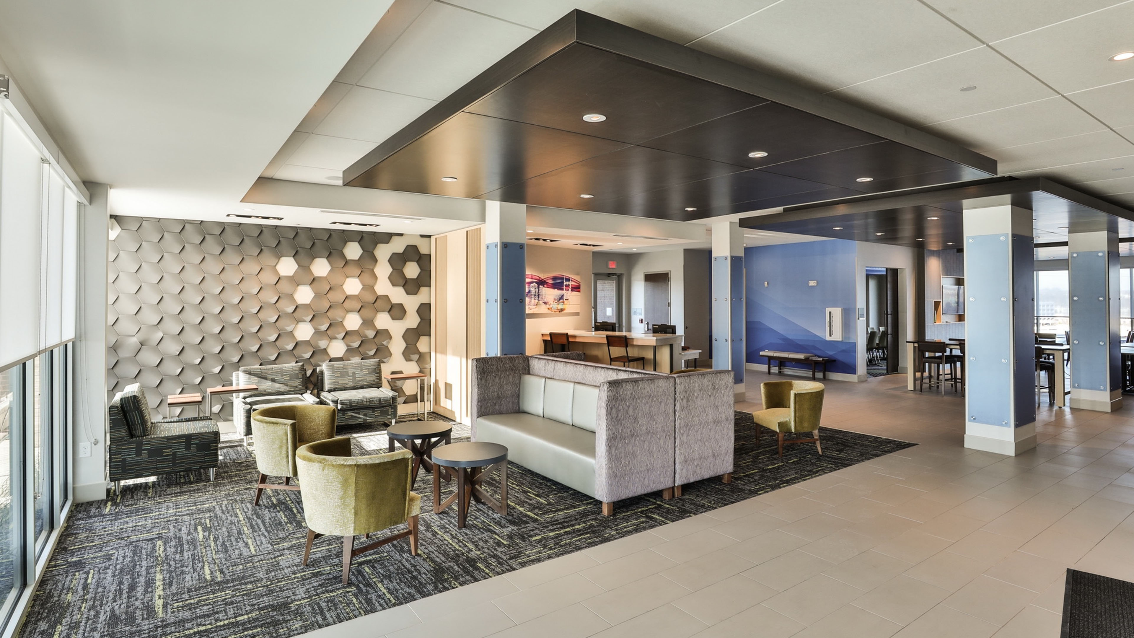 hol inn exp nashville metrocenter downtown