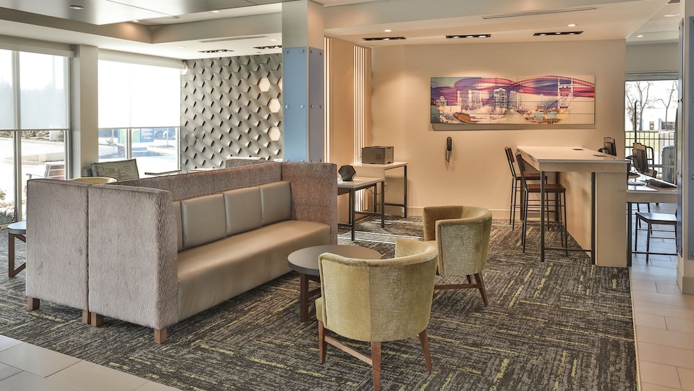 hol inn exp nashville metrocenter downtown
