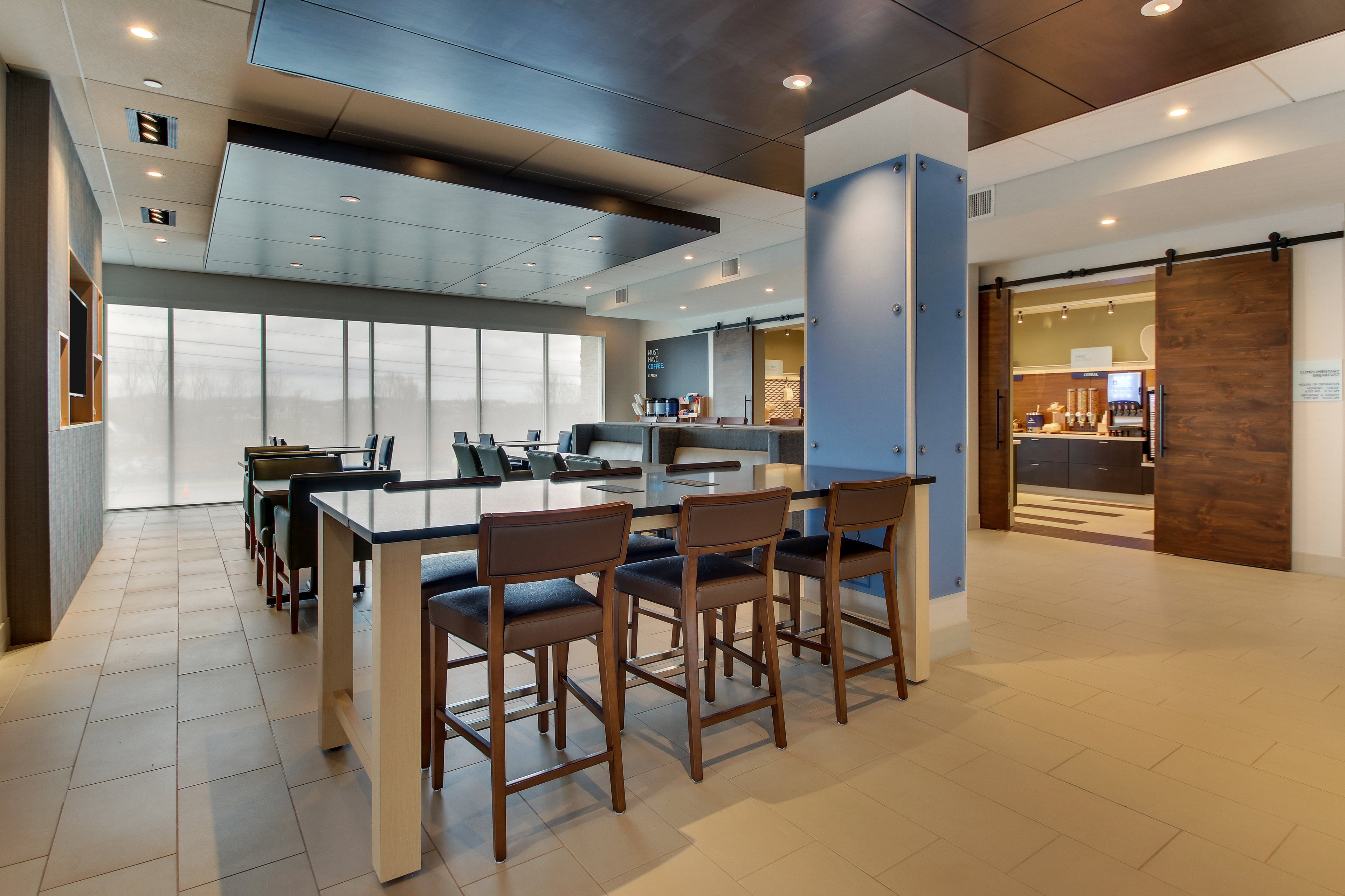 hol inn exp nashville metrocenter downtown