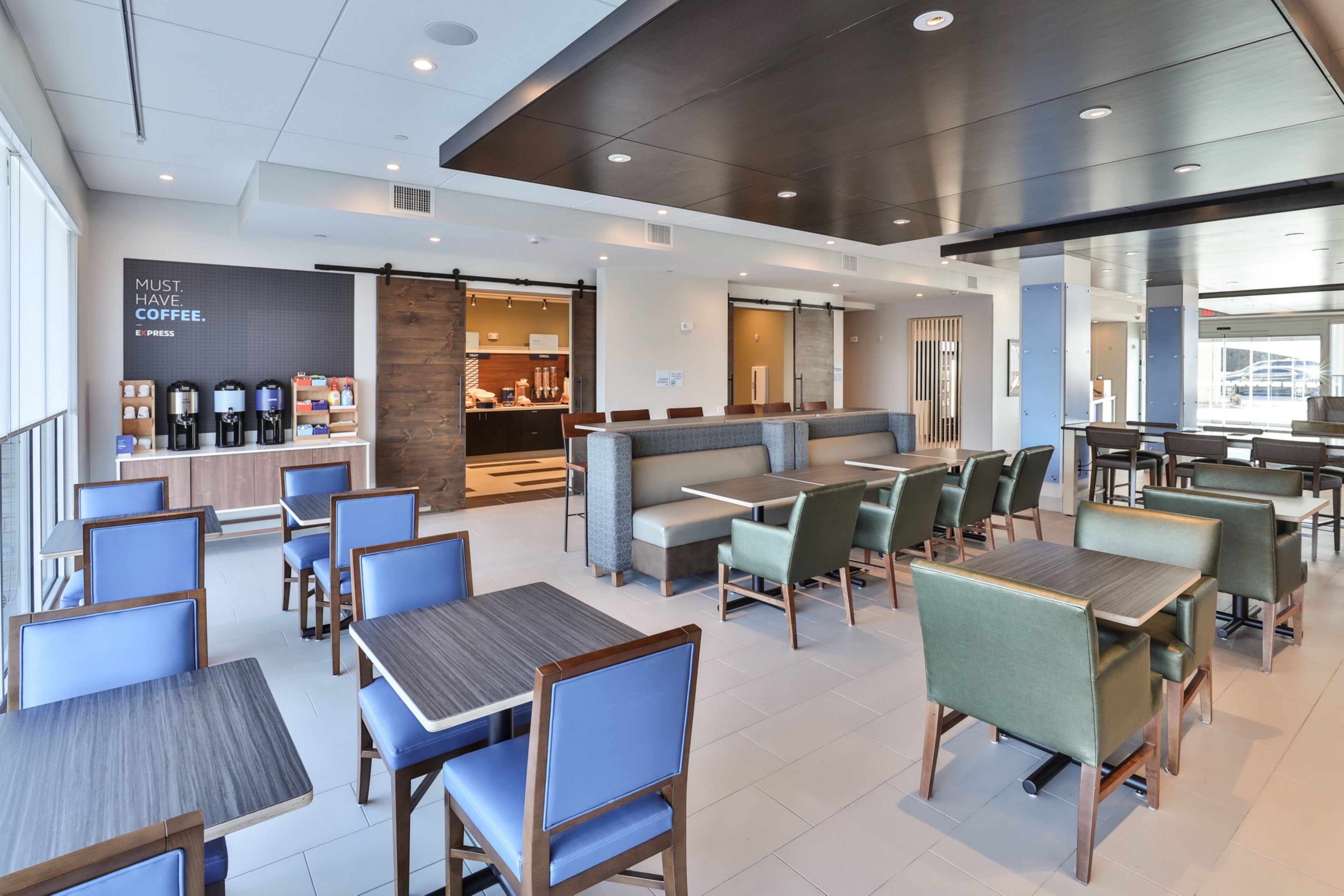 hol inn exp nashville metrocenter downtown
