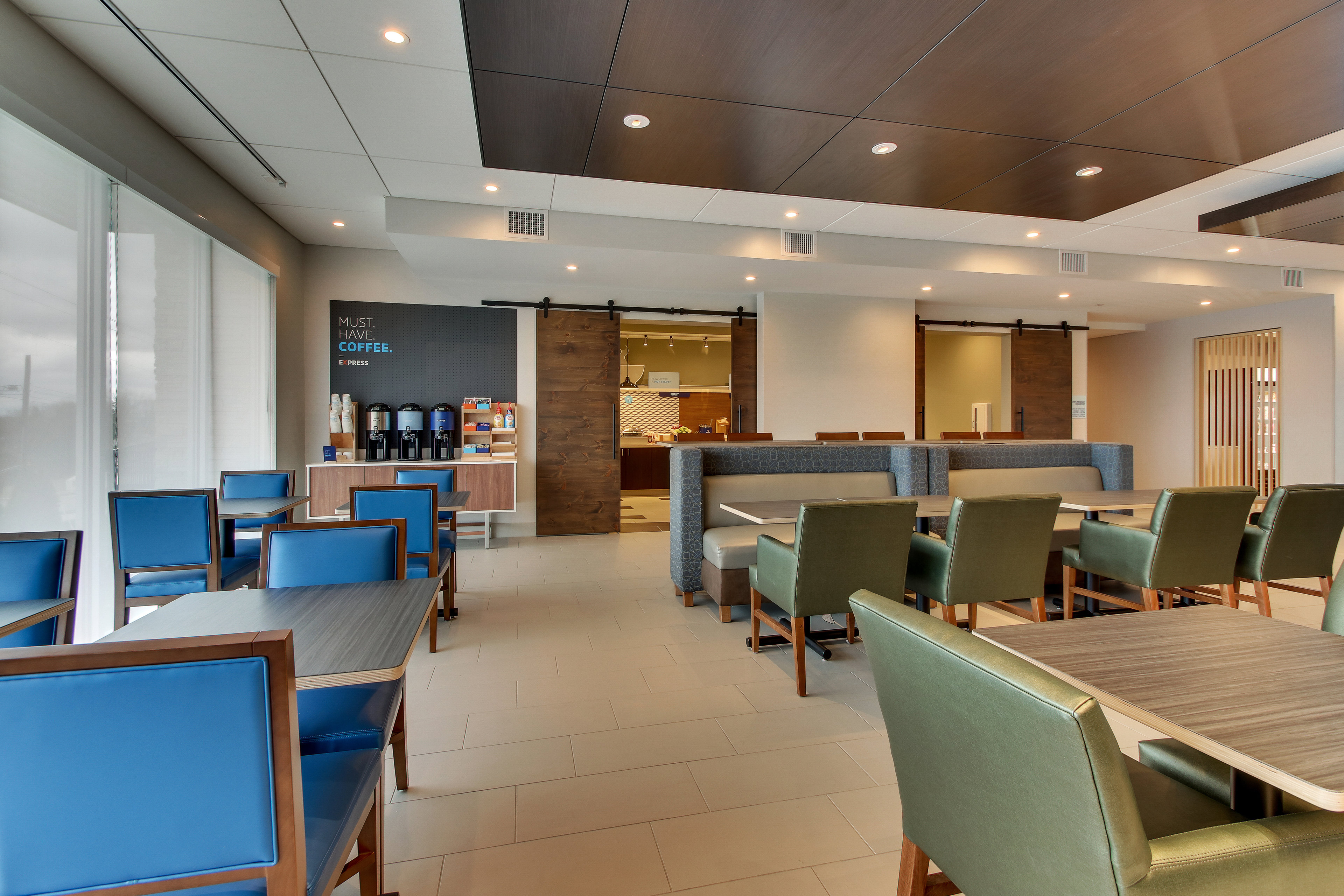 hol inn exp nashville metrocenter downtown