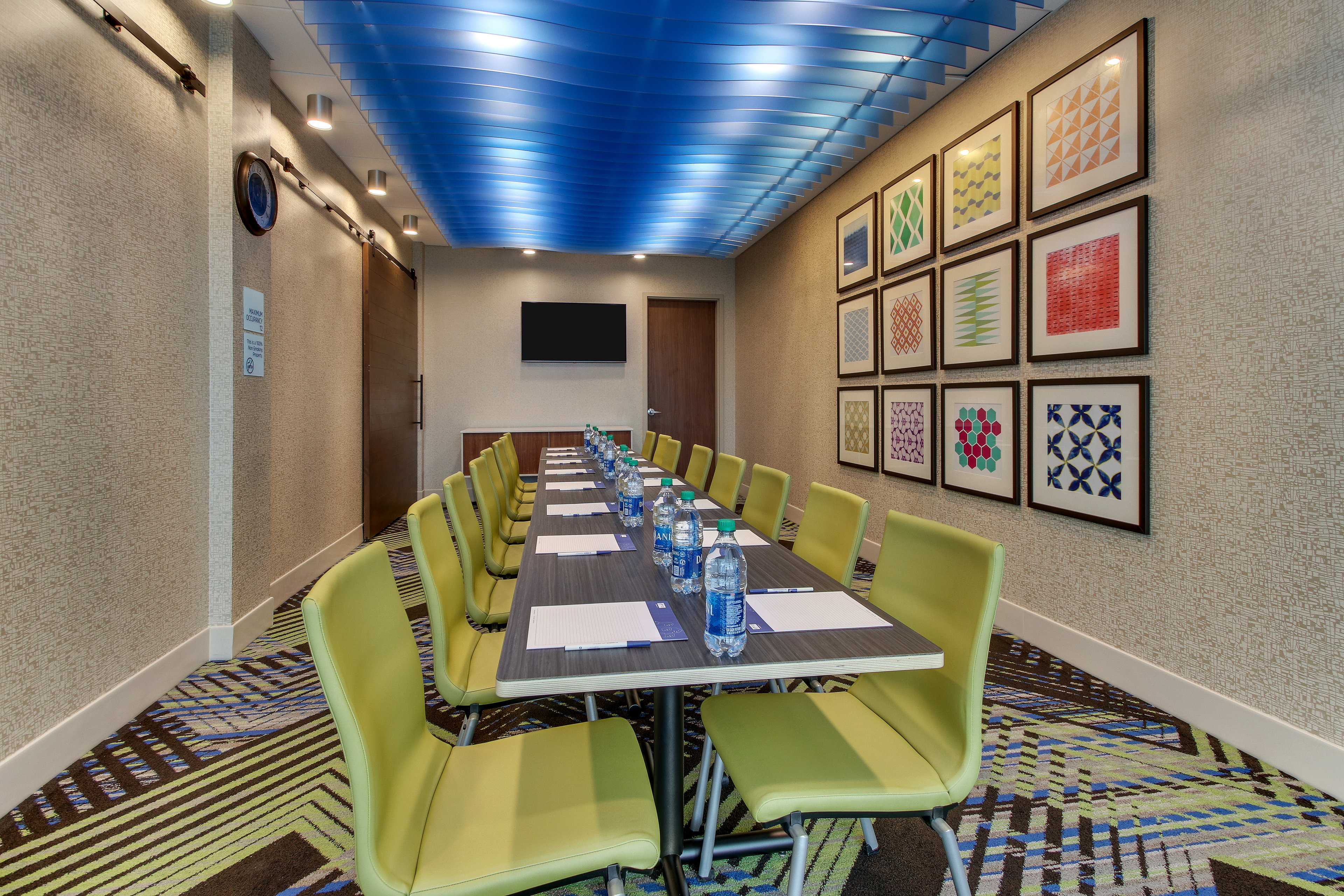 hol inn exp nashville metrocenter downtown