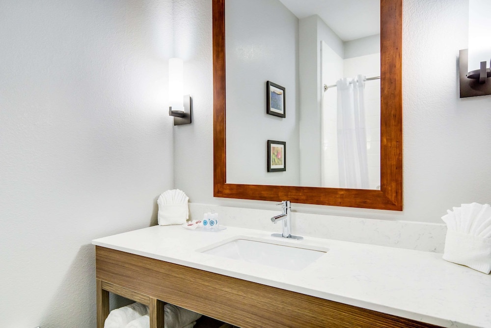 comfort suites desoto dallas south