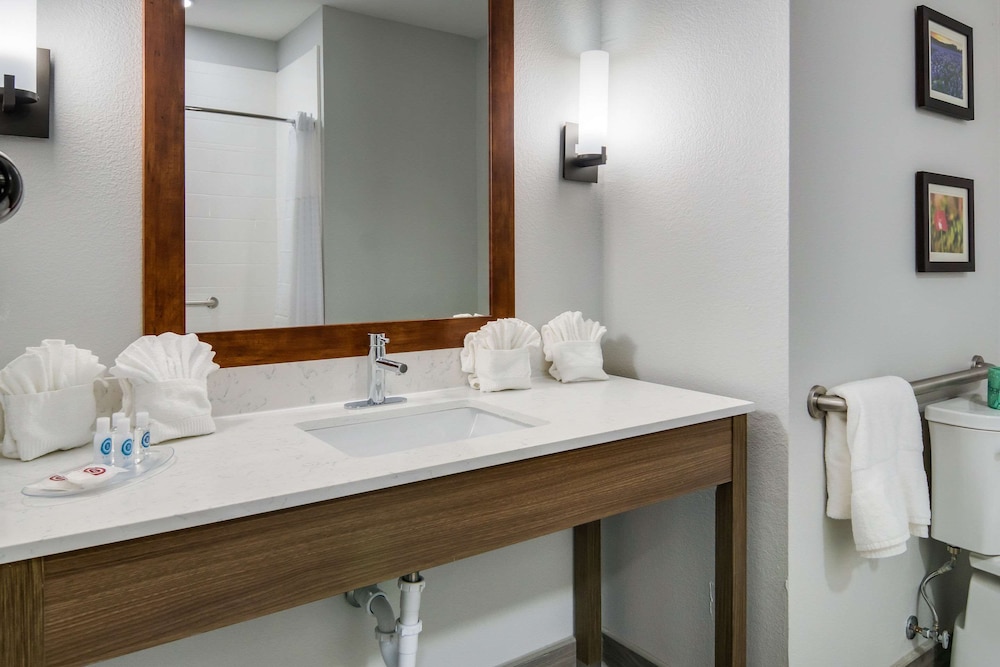 comfort suites desoto dallas south