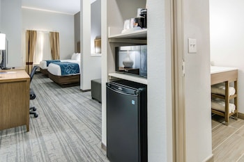 comfort suites desoto dallas south