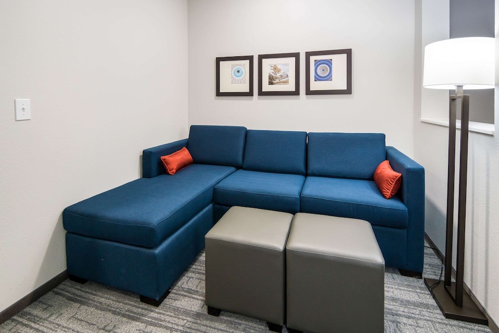comfort suites desoto dallas south