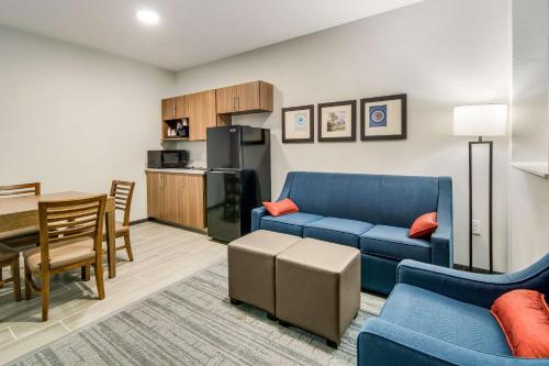 comfort suites desoto dallas south