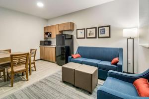 comfort suites desoto dallas south