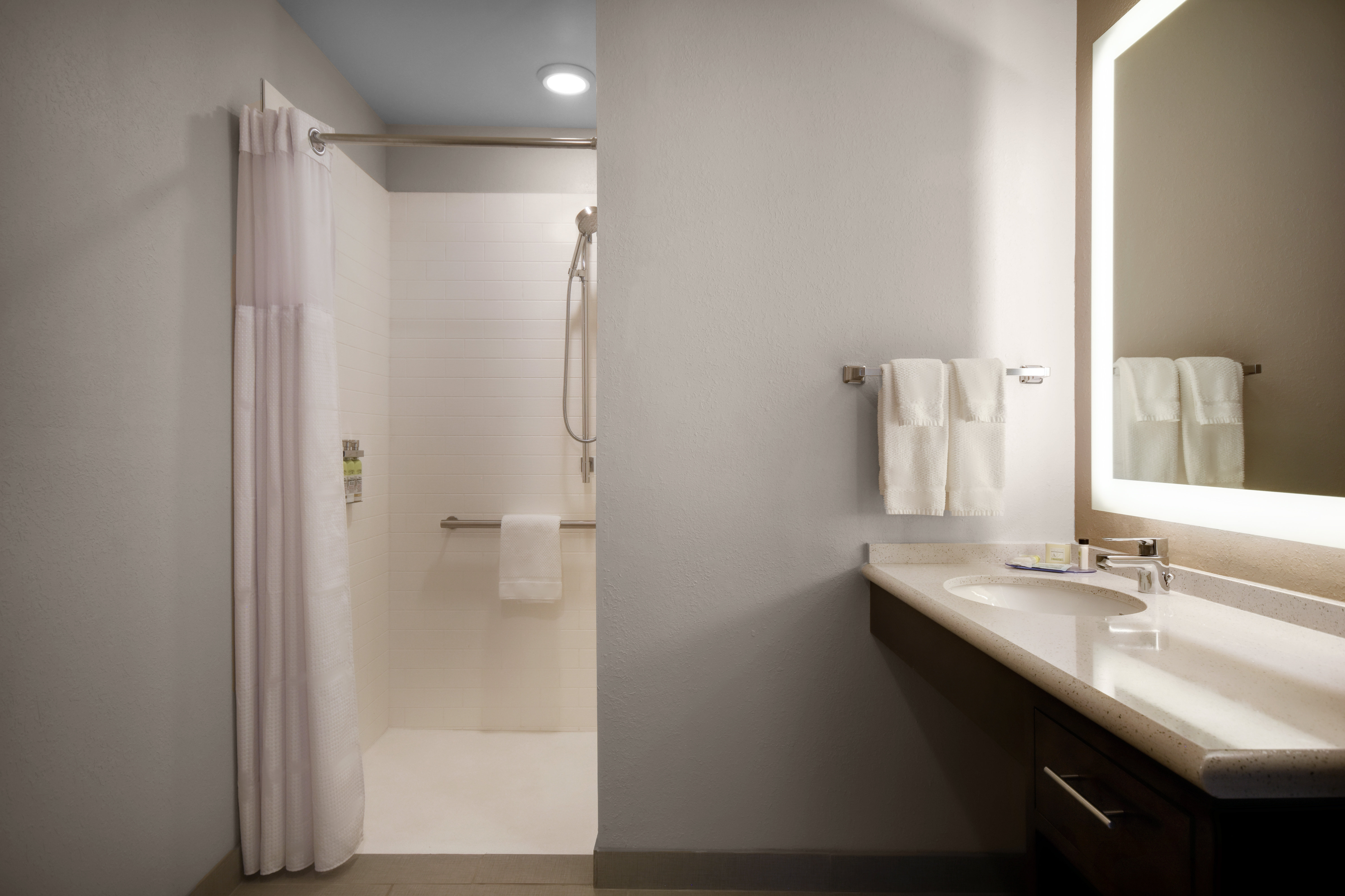 staybridge suites holland an ihg hotel