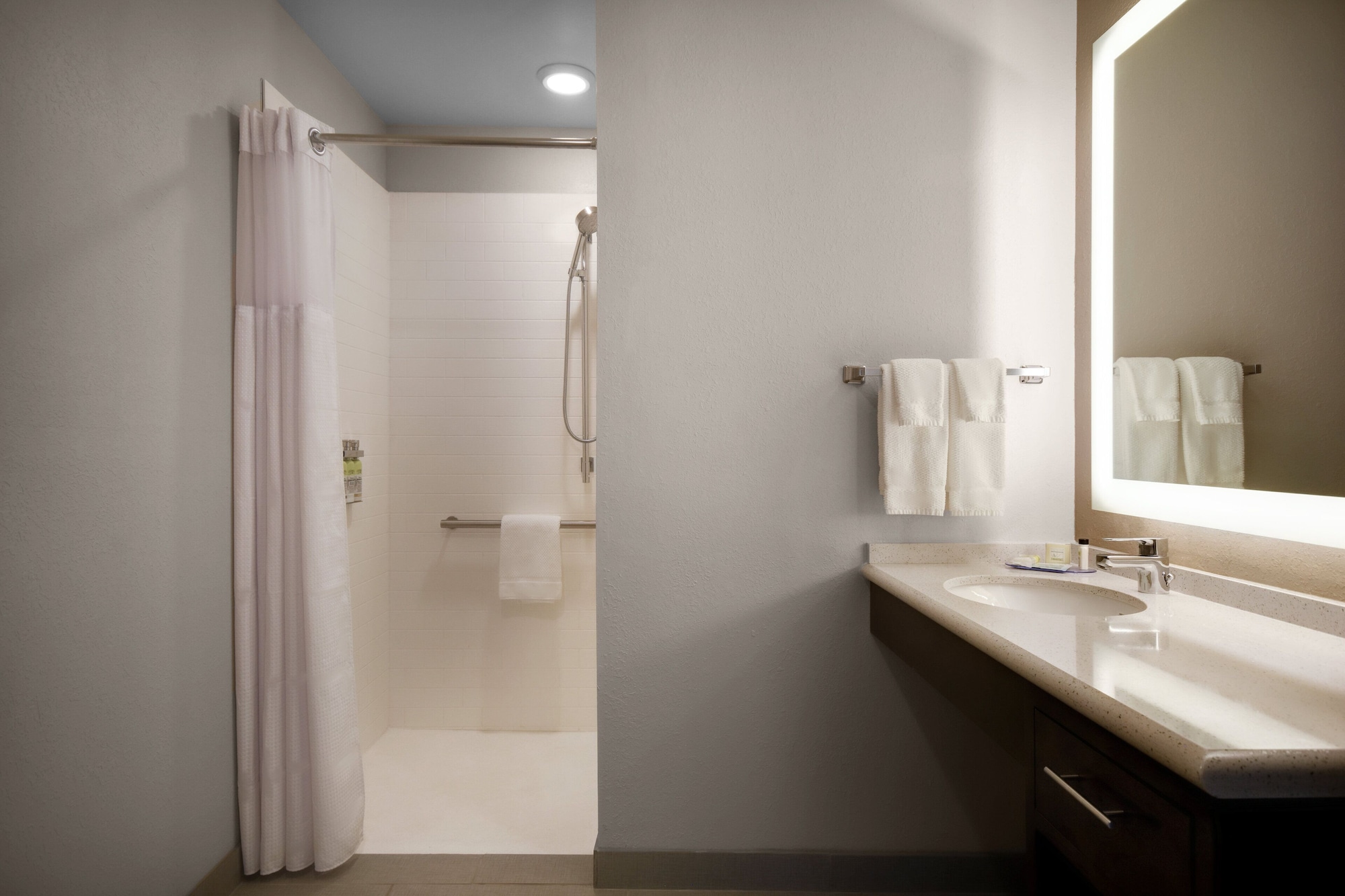 staybridge suites holland an ihg hotel
