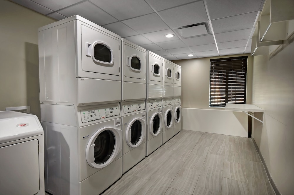 staybridge suites holland an ihg hotel