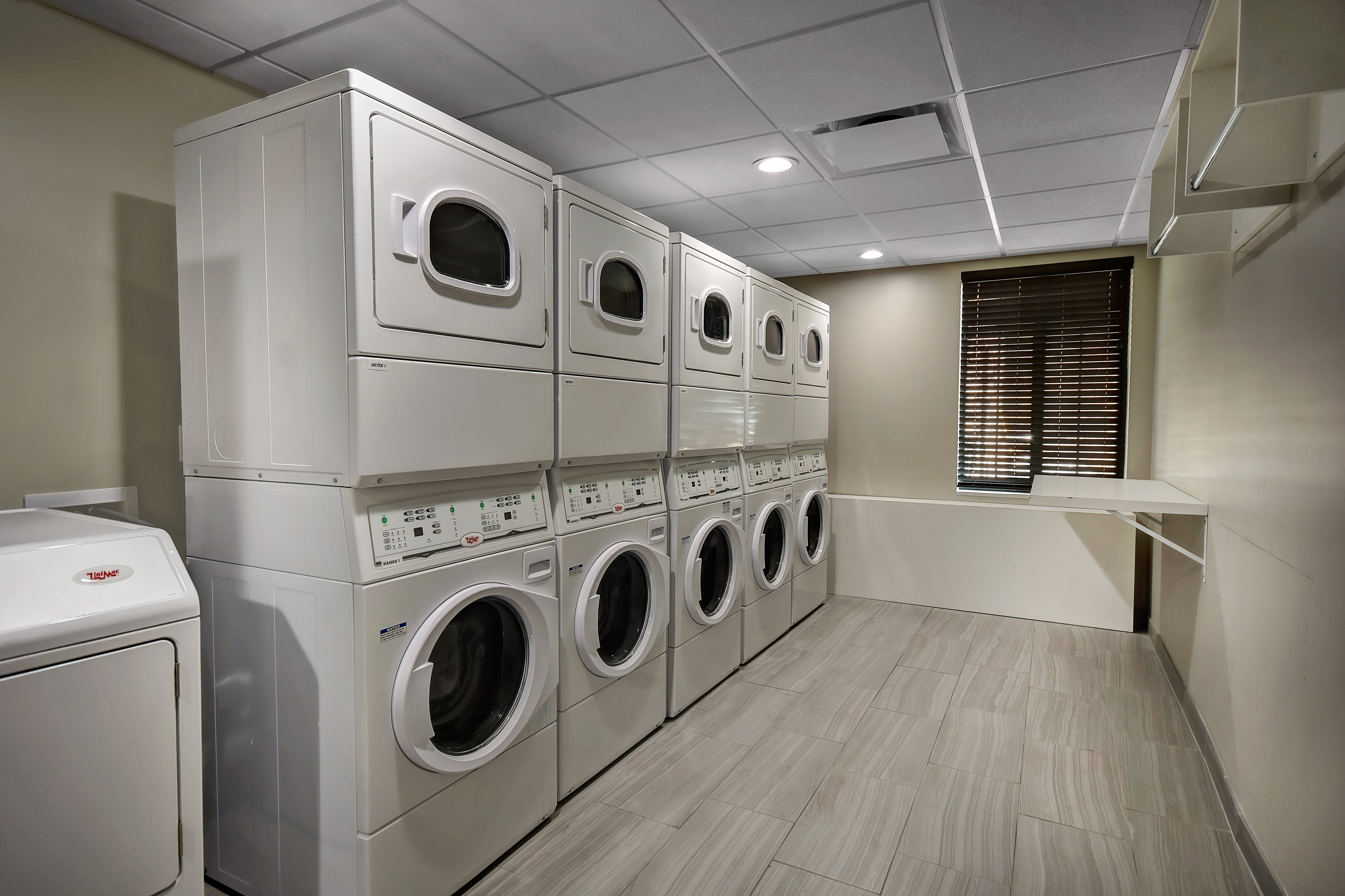 staybridge suites holland an ihg hotel