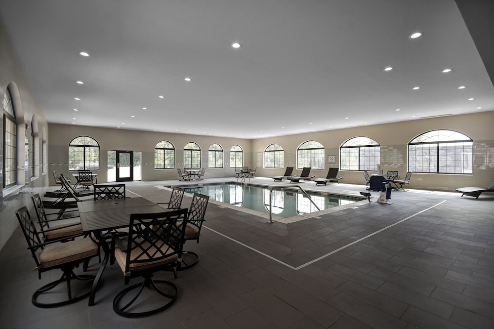 staybridge suites holland an ihg hotel