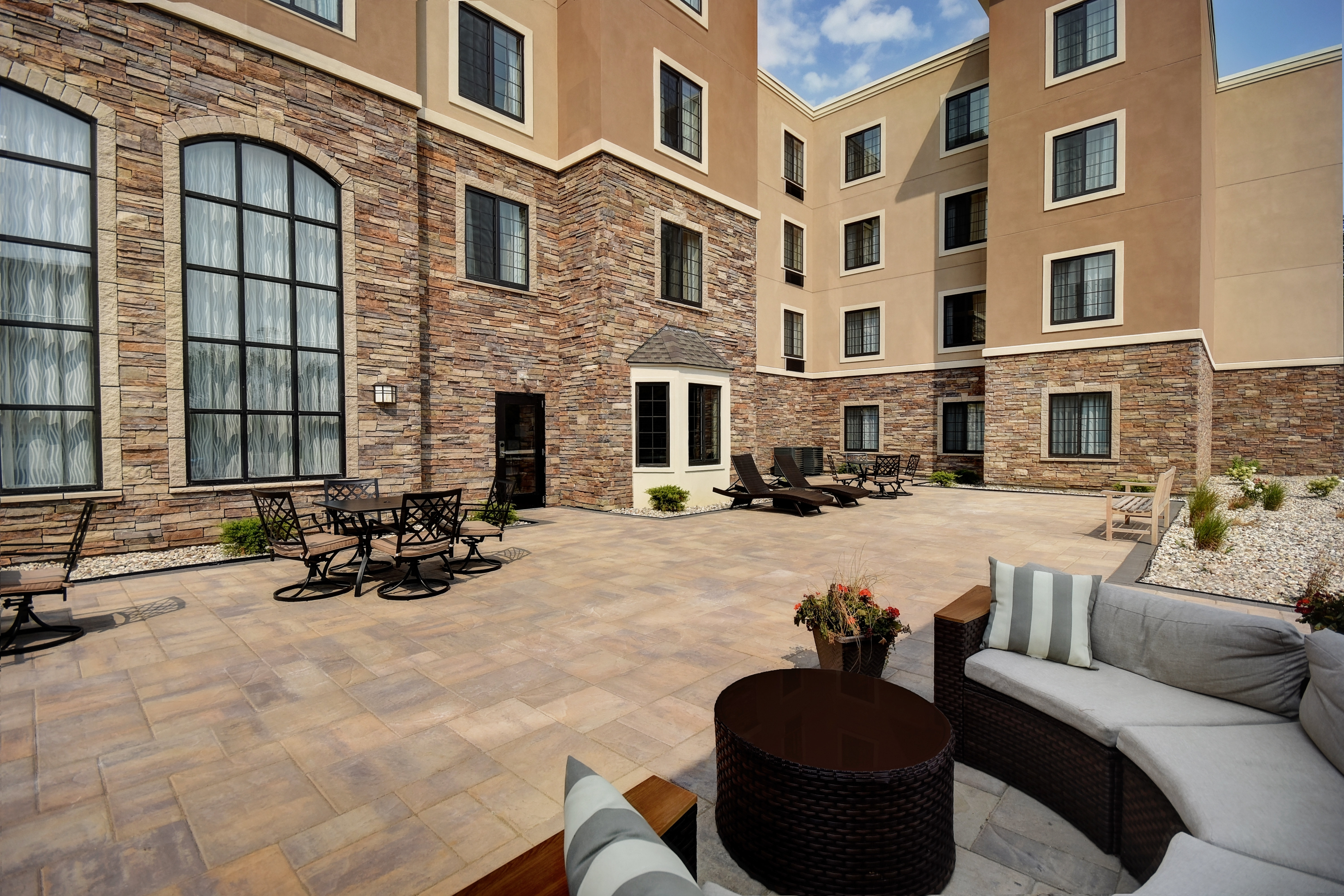 staybridge suites holland an ihg hotel