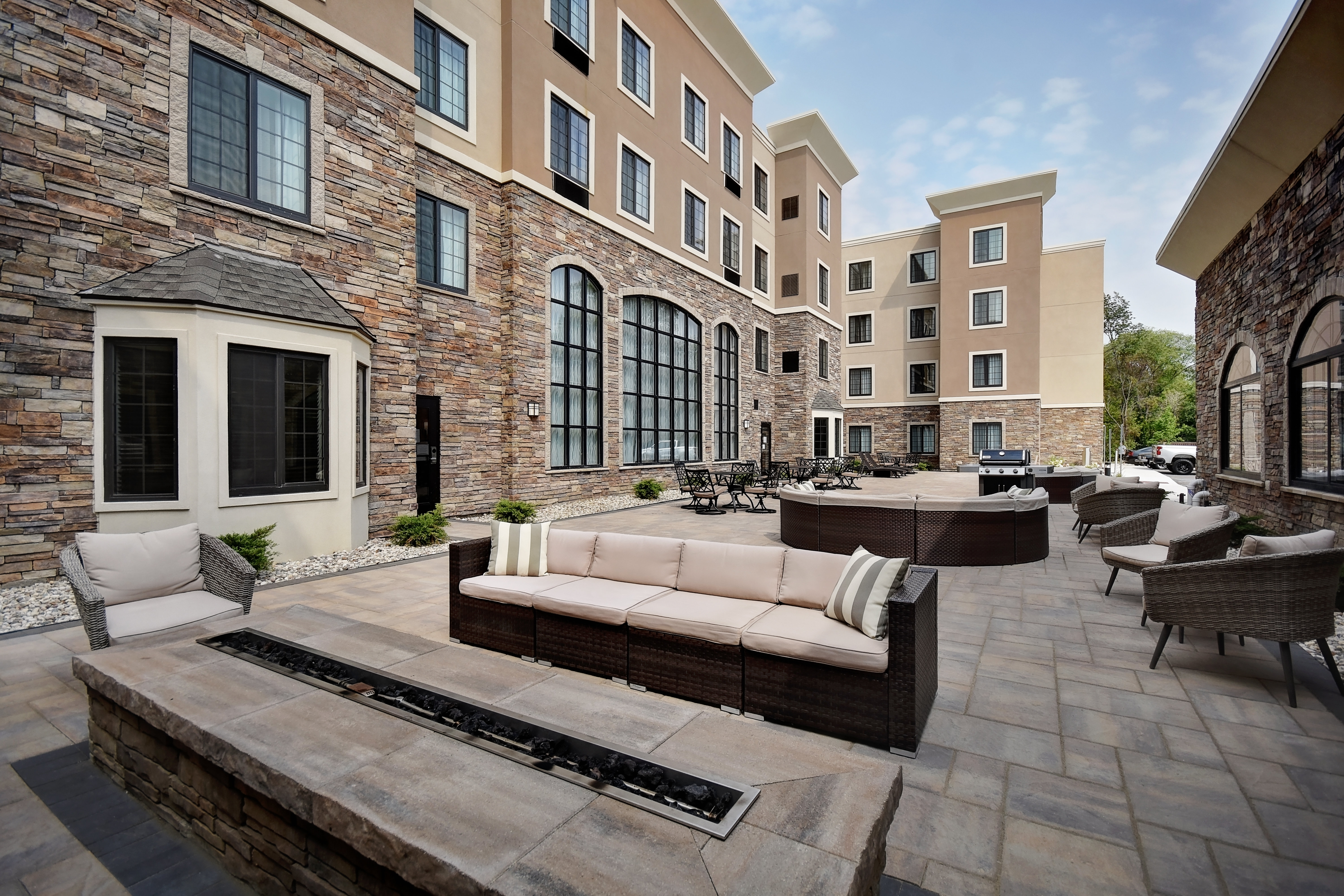 staybridge suites holland an ihg hotel