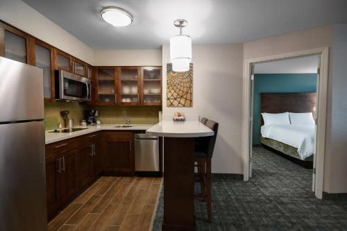 staybridge suites holland an ihg hotel