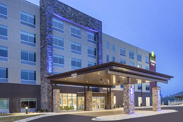 holiday inn express and suites hudson i 94 an ihg hotel