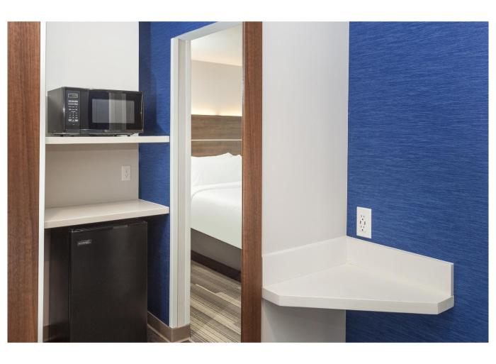 holiday inn express and suites hudson i 94 an ihg hotel
