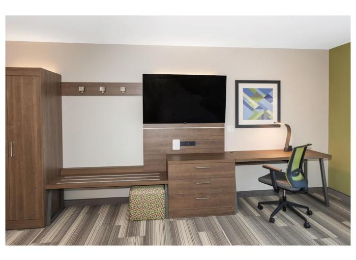 holiday inn express and suites hudson i 94 an ihg hotel