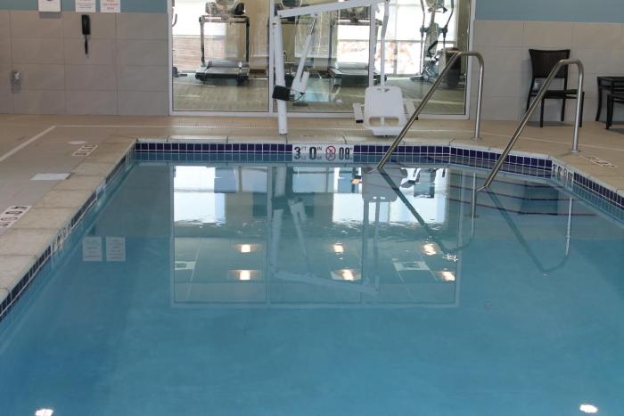 holiday inn express and suites hudson i 94 an ihg hotel