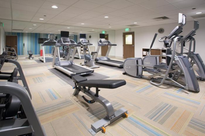 holiday inn express and suites hudson i 94 an ihg hotel